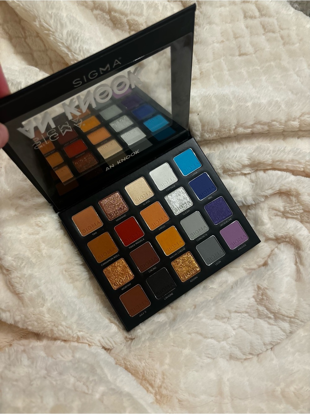 Sigma Beauty An Knock CollabEyeshadow Palette - Multi-Color NIB Perfect for Fall
